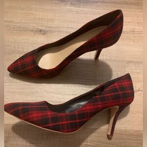 BCBGeneration navy and red plaid pumps